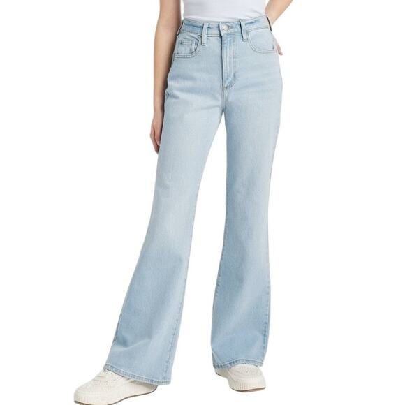 NWT ~ Universal Thread Light Blue Flare Leg High Rise Stretch Denim Jeans ~ 12 - Picture 1 of 2